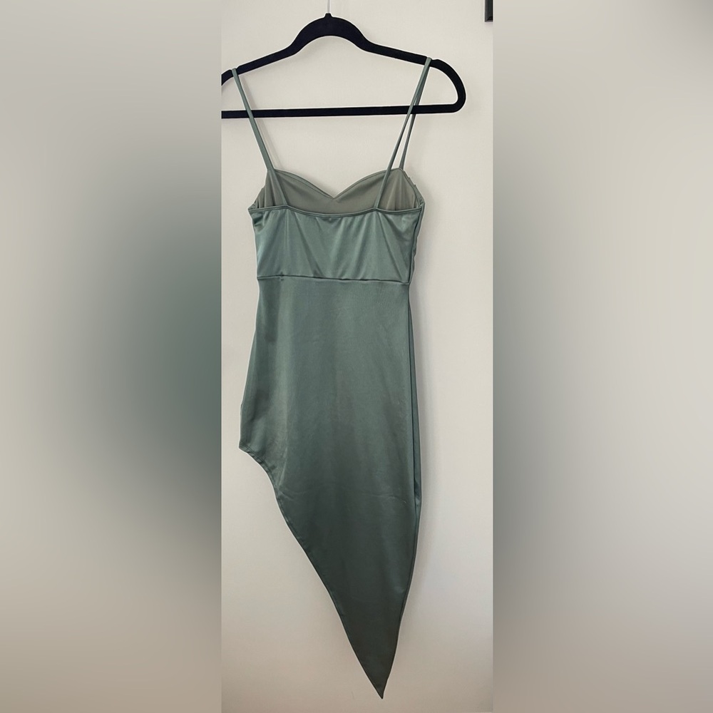 Two Windsor Dresses - Picture 3 of 8